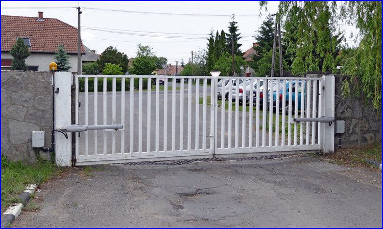 LUXO kapunyitó cégek és telephelyek nagyméretű kapuira